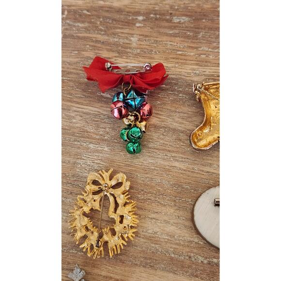 🎄 Vintage Christmas Holiday Brooch Pin Lot – Set of 7 – Festive Jewelry - Picture 14 of 16